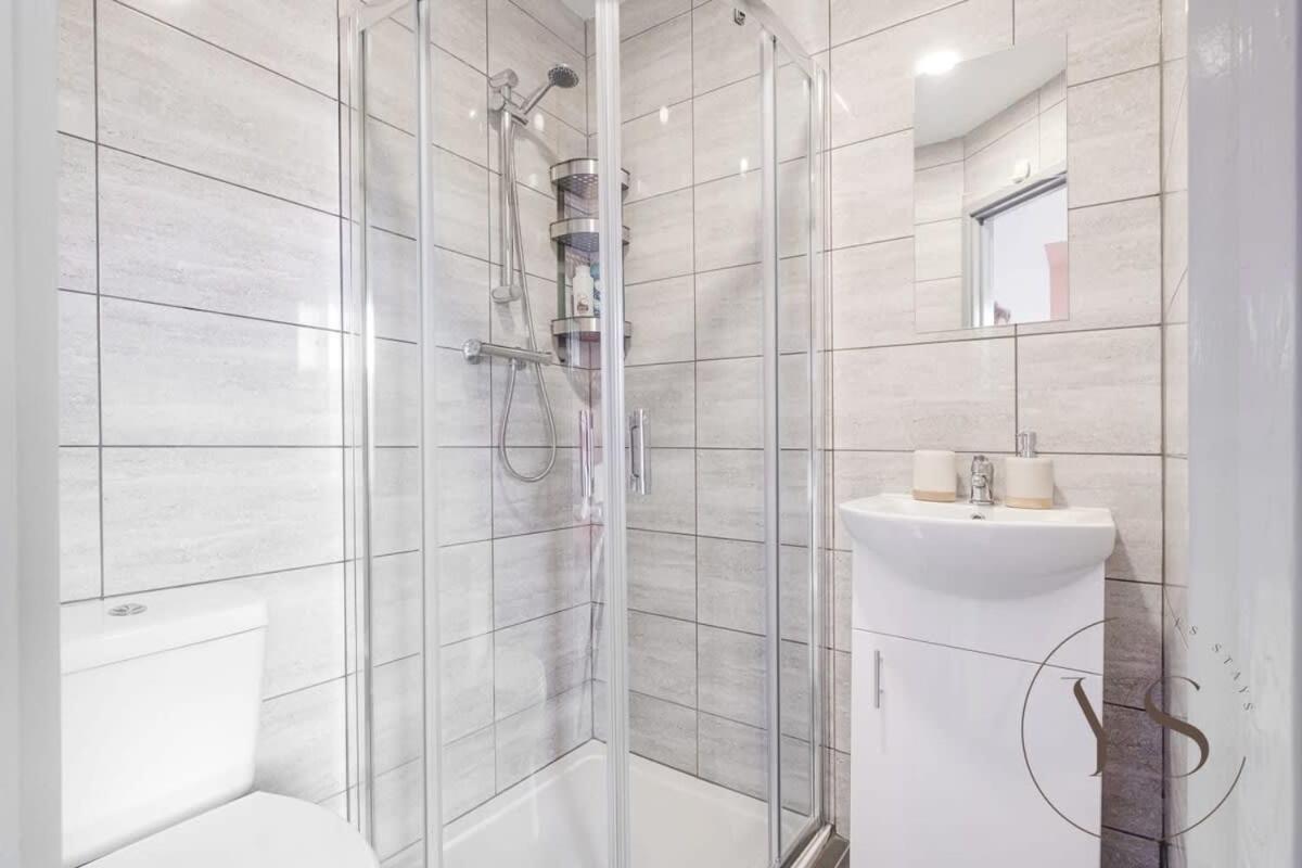 Sienna Longton Studio 2D - Wi-Fi, Alton Towers, Netflix Stoke-on-Trent 외부 사진