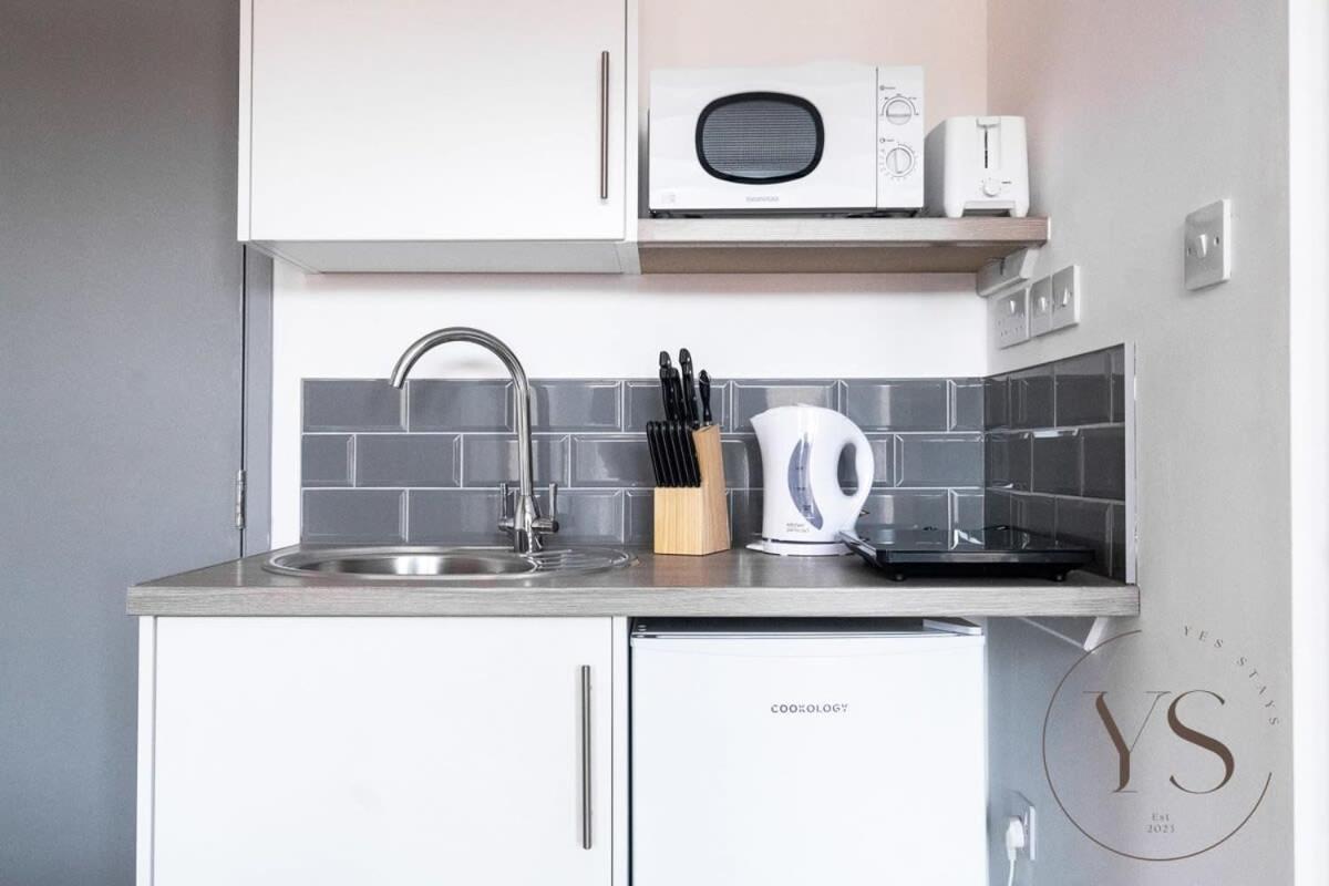 Sienna Longton Studio 2D - Wi-Fi, Alton Towers, Netflix Stoke-on-Trent 외부 사진