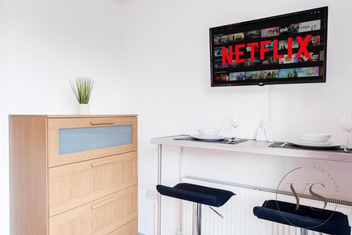 Sienna Longton Studio 2D - Wi-Fi, Alton Towers, Netflix Stoke-on-Trent 외부 사진