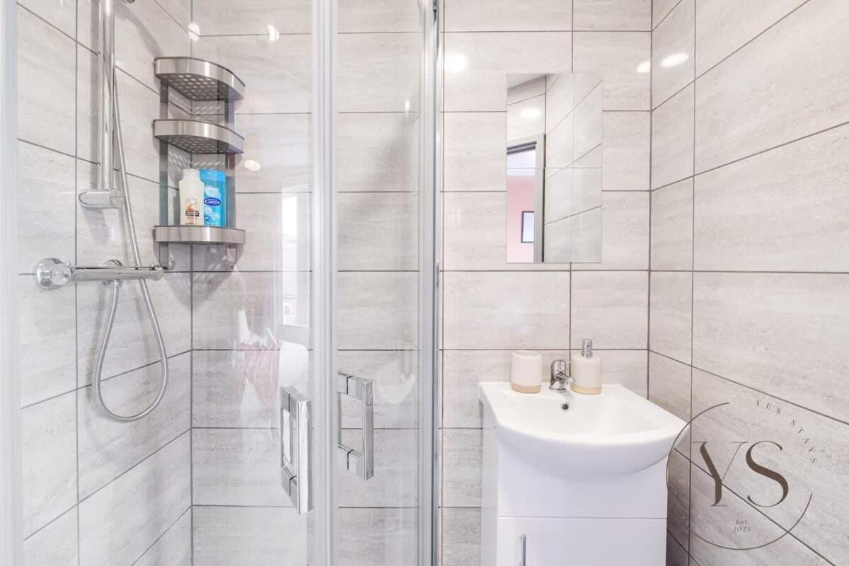 Sienna Longton Studio 2D - Wi-Fi, Alton Towers, Netflix Stoke-on-Trent 외부 사진